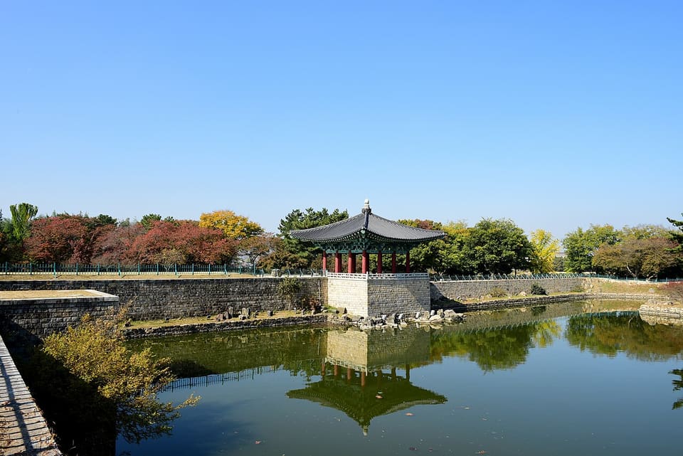 東宮と月池