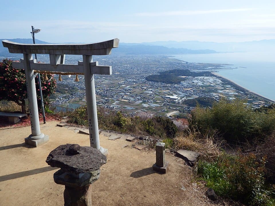 高屋神社 本宮(天空の鳥居)