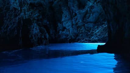 ビシェヴォ島 青の洞窟