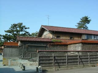 加賀橋立の船主集落