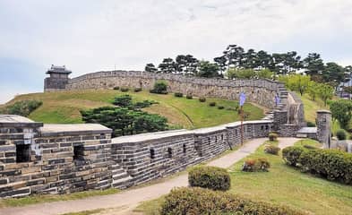 水原華城