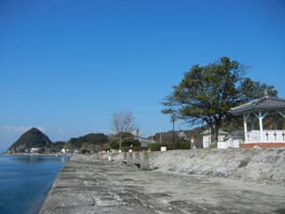 三角西港