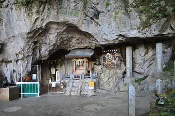 龍河洞