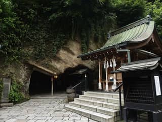 銭洗弁財天 宇賀福神社