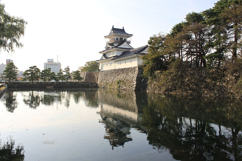 富山城址公園