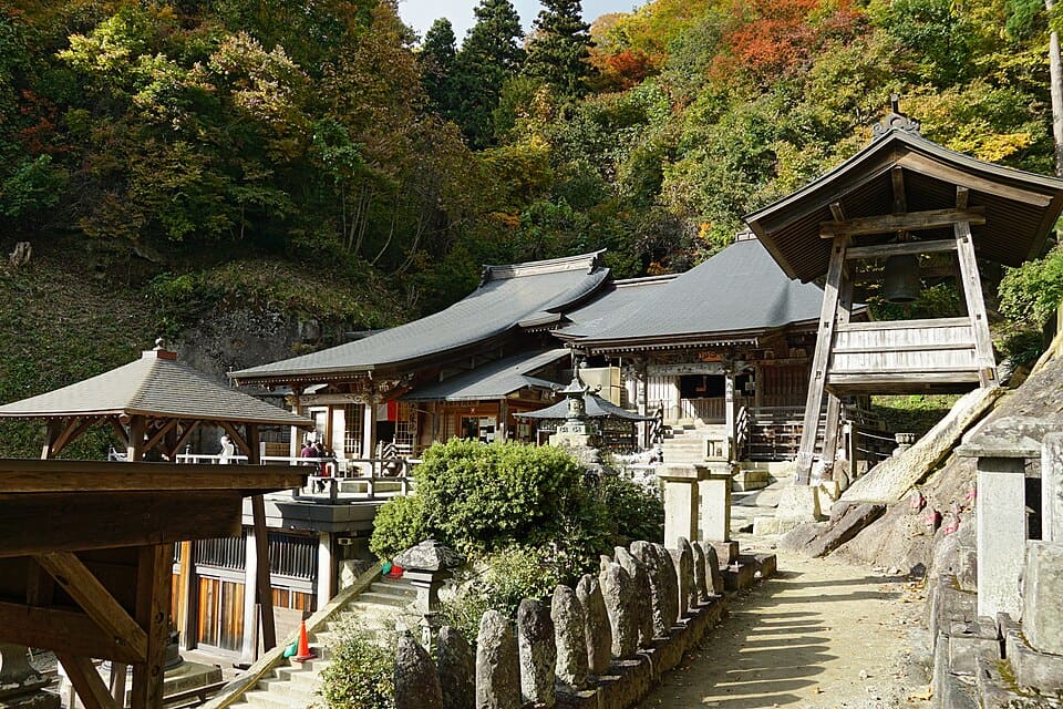 山寺 宝珠山立石寺