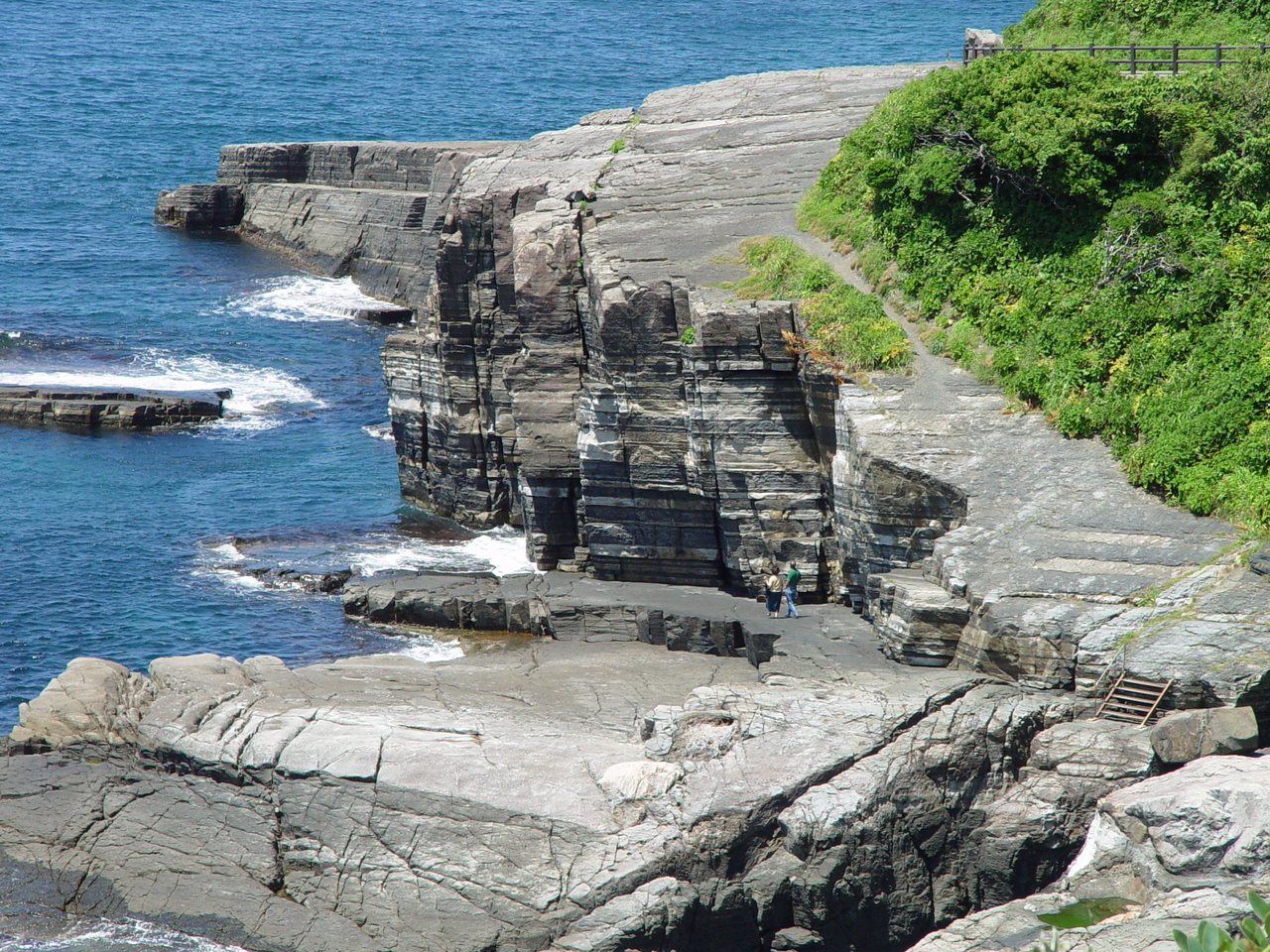 須佐ホルンフェルスの写真（作例・写真提供：山口県観光連盟）